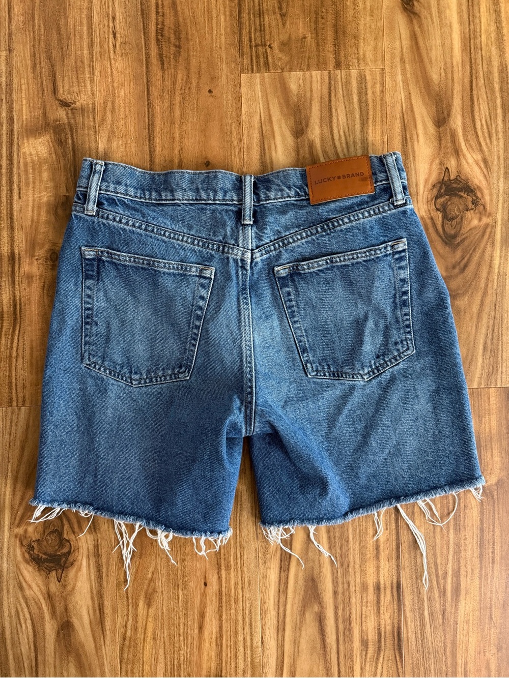 Lucky Brand Women’s 90s Loose Short Raw-Hem Denim Shorts